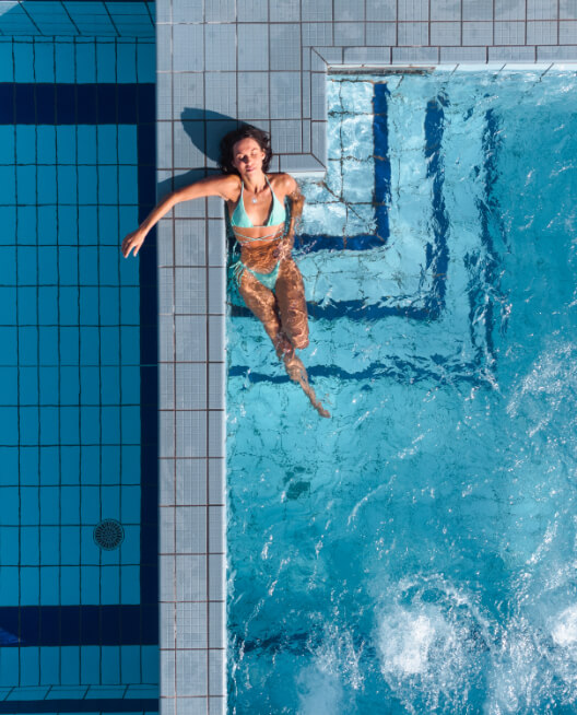 piscina-jacuzzi-hotel